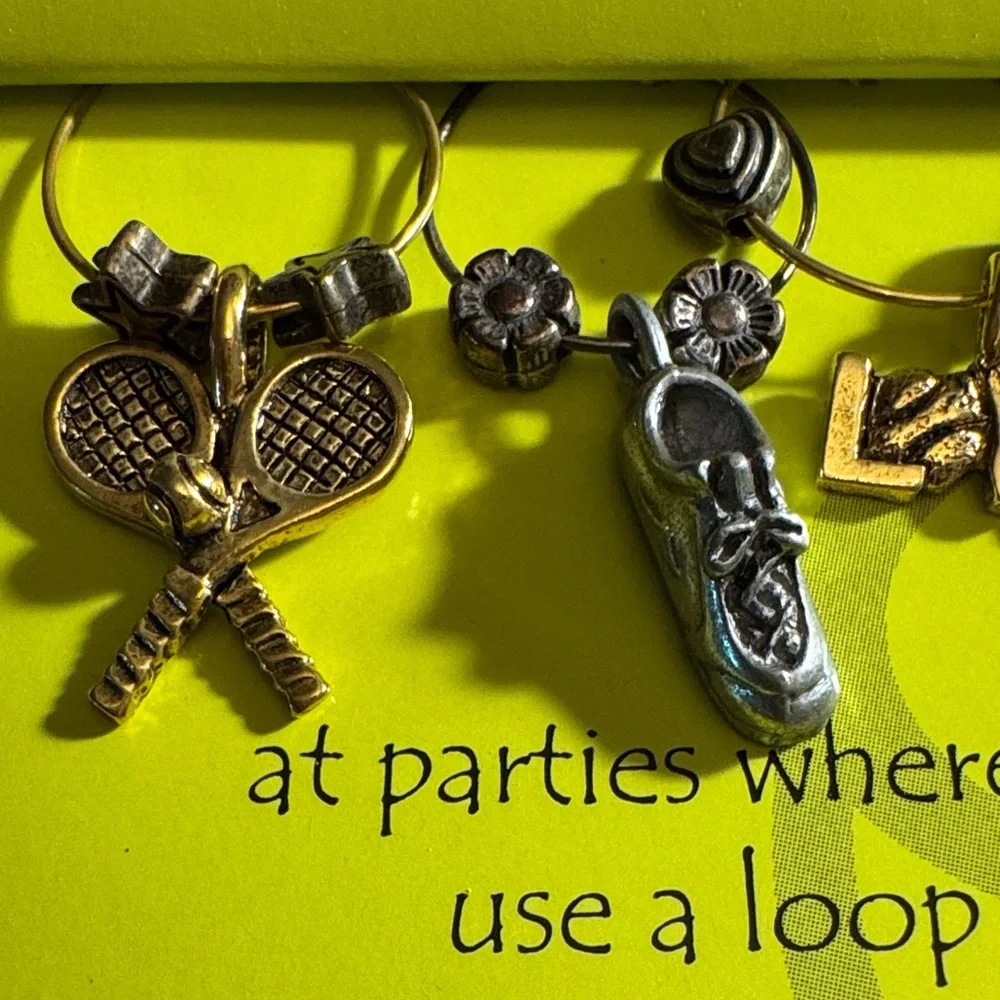NIB - Tennis wine loops/charms ‘that wine is mine’